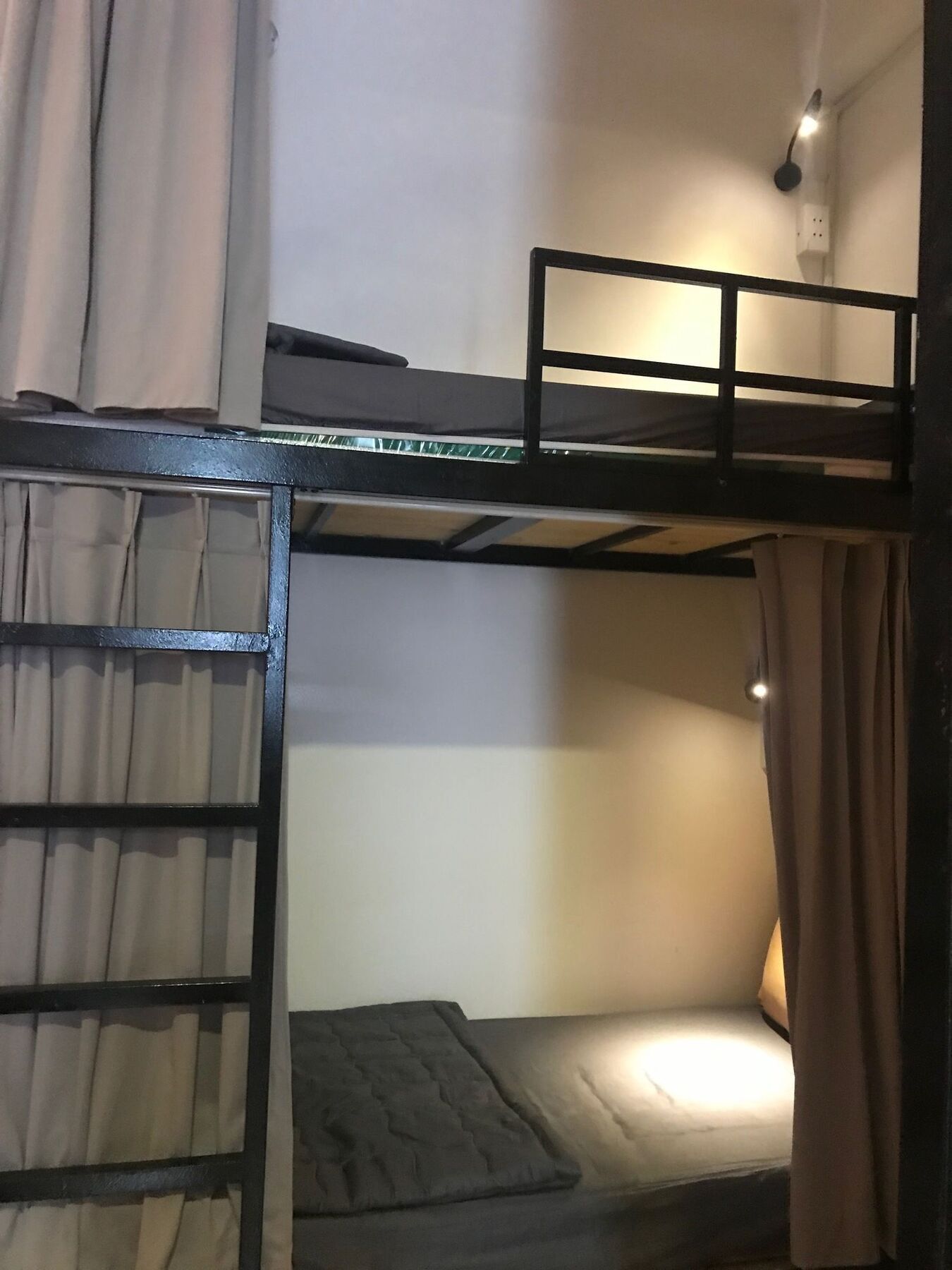 Wanderlust Saigon Hostel & Rooftop Bar مدينة هوشي منه المظهر الخارجي الصورة