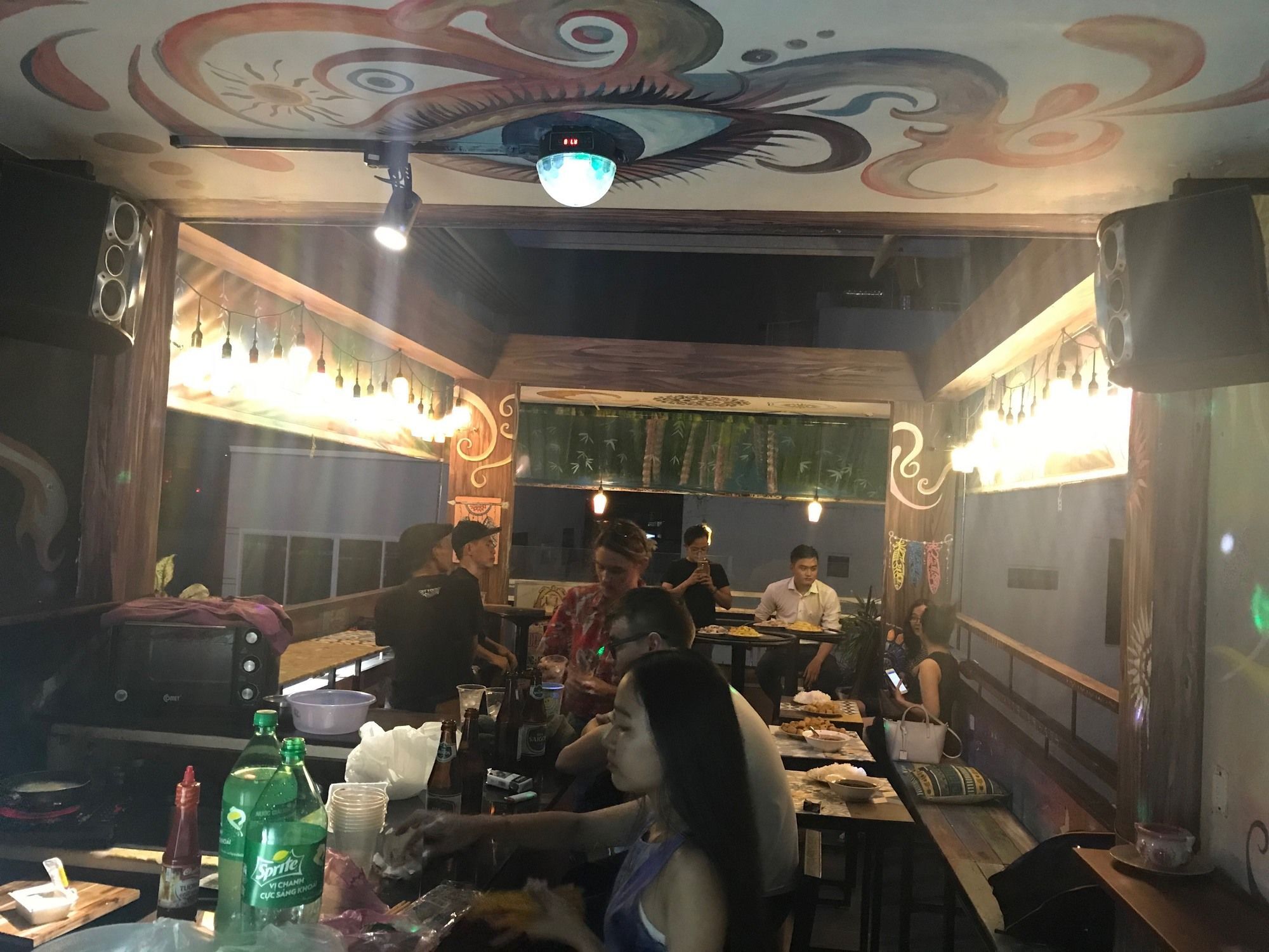 Wanderlust Saigon Hostel & Rooftop Bar مدينة هوشي منه المظهر الخارجي الصورة
