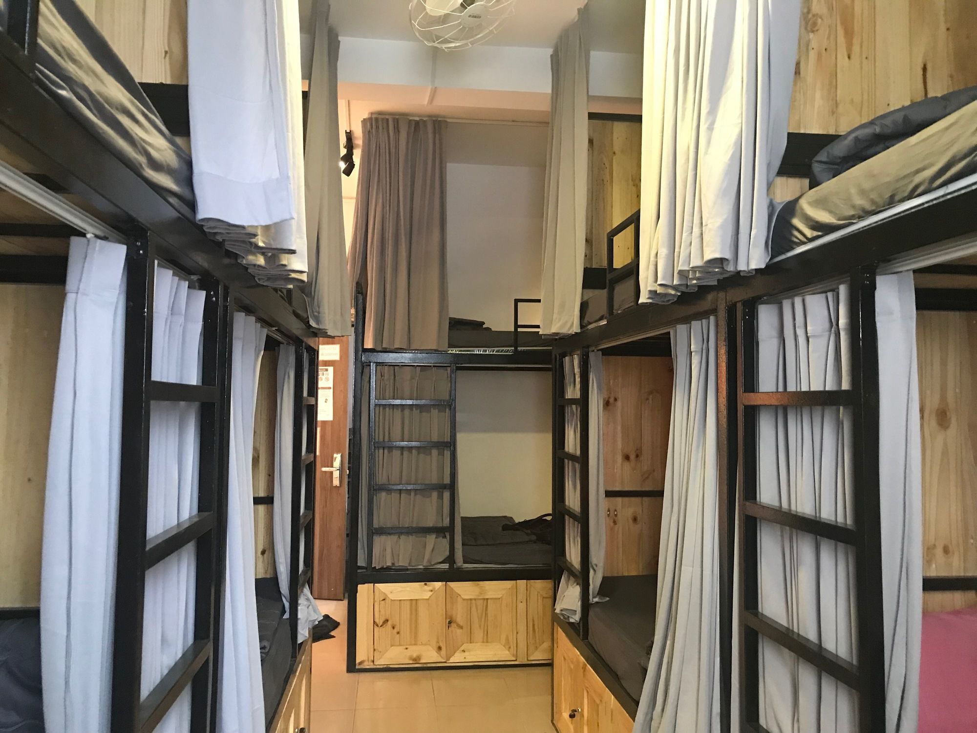 Wanderlust Saigon Hostel & Rooftop Bar مدينة هوشي منه المظهر الخارجي الصورة