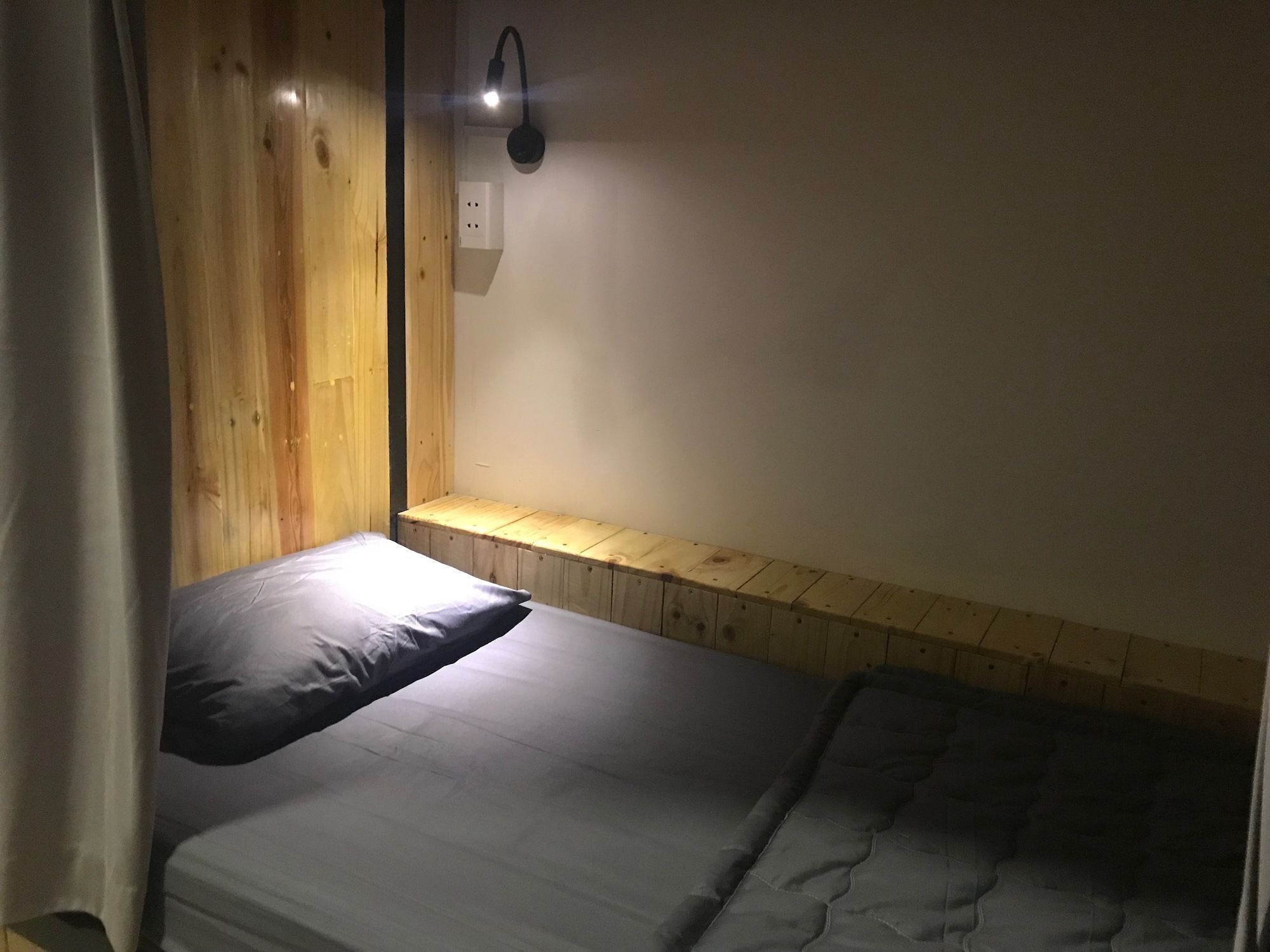 Wanderlust Saigon Hostel & Rooftop Bar مدينة هوشي منه المظهر الخارجي الصورة